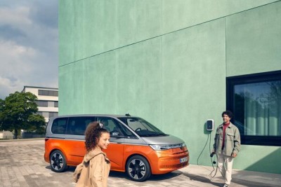 Der neue VW Multivan T7, Autohaus Christl & Schowalter, [Multivan  eHybrid: Kraftstoffverbrauch in l/100 km: kombiniert 1,6-1,5;  Stromverbrauch in kWh/100 km: kombiniert 14,6-14,5; CO2-Emission in  g/km